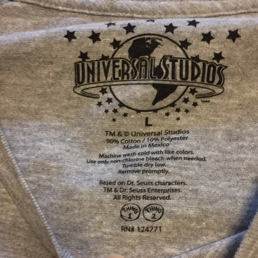 Universal Studios Grandmother of All Things  Gray T-shirt Size Large